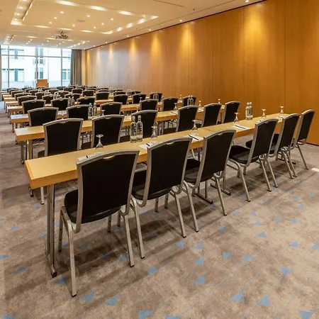 Nyx By Leonardo Otel