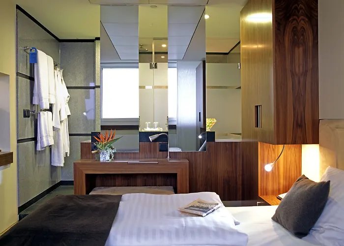 Hotel Nyx By Leonardo 4*