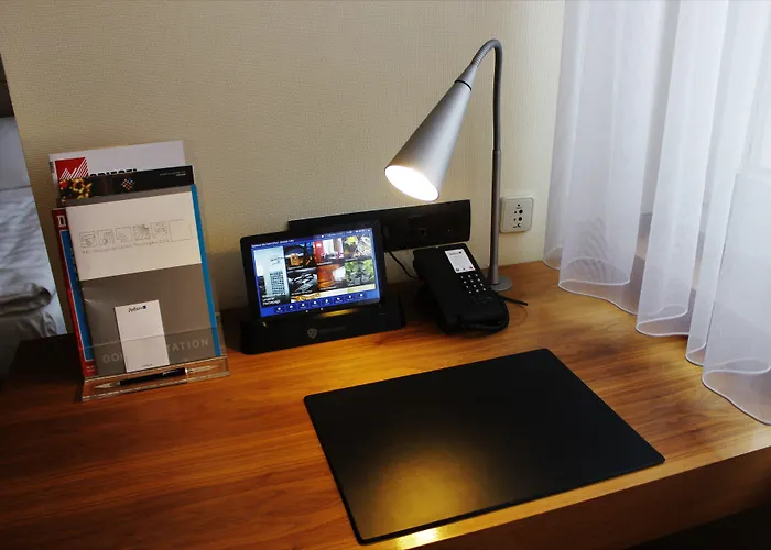 Nyx By Leonardo Otel